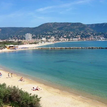 Au Lavandou Avec Terrasse Et Vue - Fr-1-251-237 *
