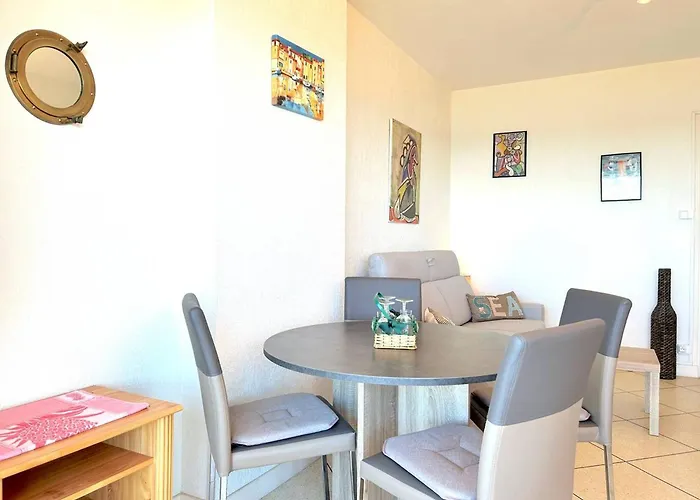 Au Lavandou Avec Terrasse Et Vue - Fr-1-251-237