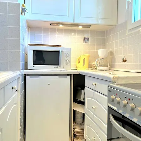 Au Lavandou Avec Terrasse Et Vue - Fr-1-251-237 * ル・ラヴァンドゥー