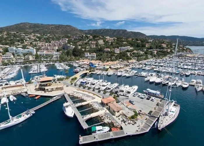 Apartment Au Lavandou Avec Terrasse Et Vue - Fr-1-251-237 *