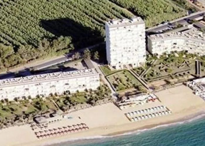 Au Lavandou Avec Terrasse Et Vue - Fr-1-251-237 *