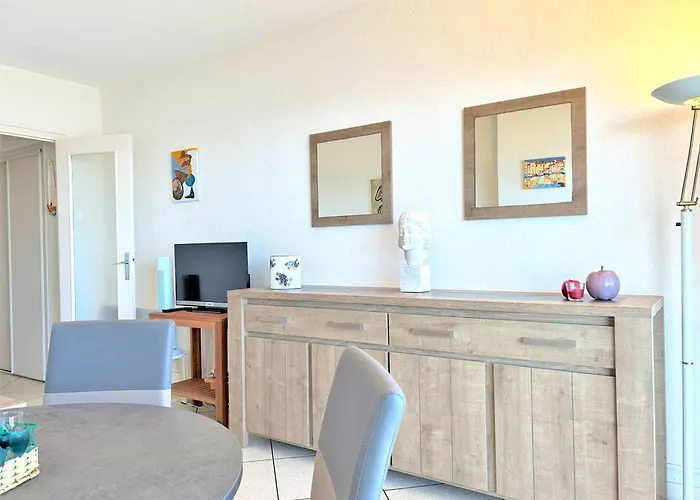 Au Lavandou Avec Terrasse Et Vue - Fr-1-251-237 Le Lavandou