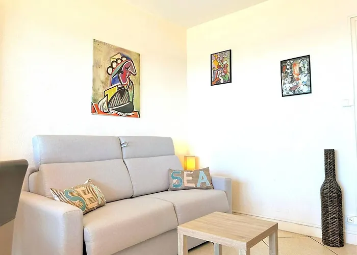 Au Lavandou Avec Terrasse Et Vue - Fr-1-251-237 Apartment