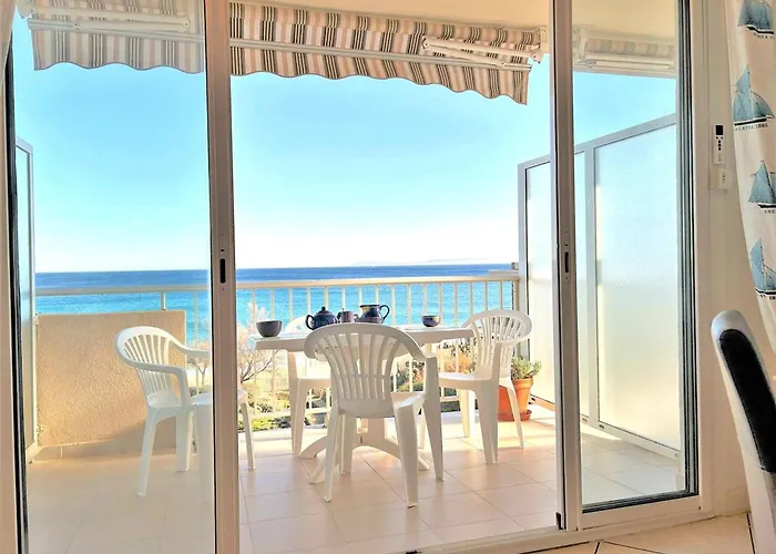 Au Lavandou Avec Terrasse Et Vue - Fr-1-251-237 Lägenhet *